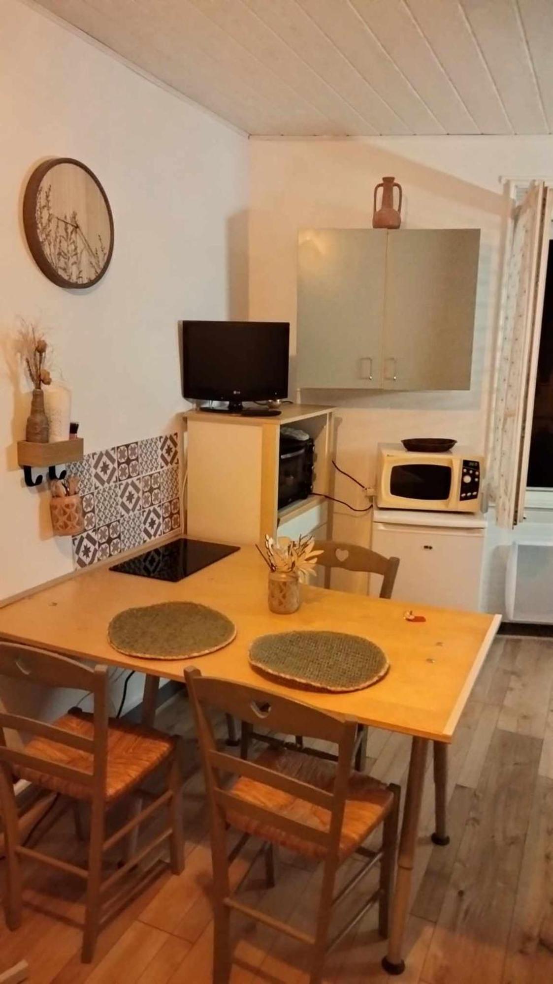 Le Nid Douillet Champetre Linge Fourni Apartment La Bourboule Bagian luar foto